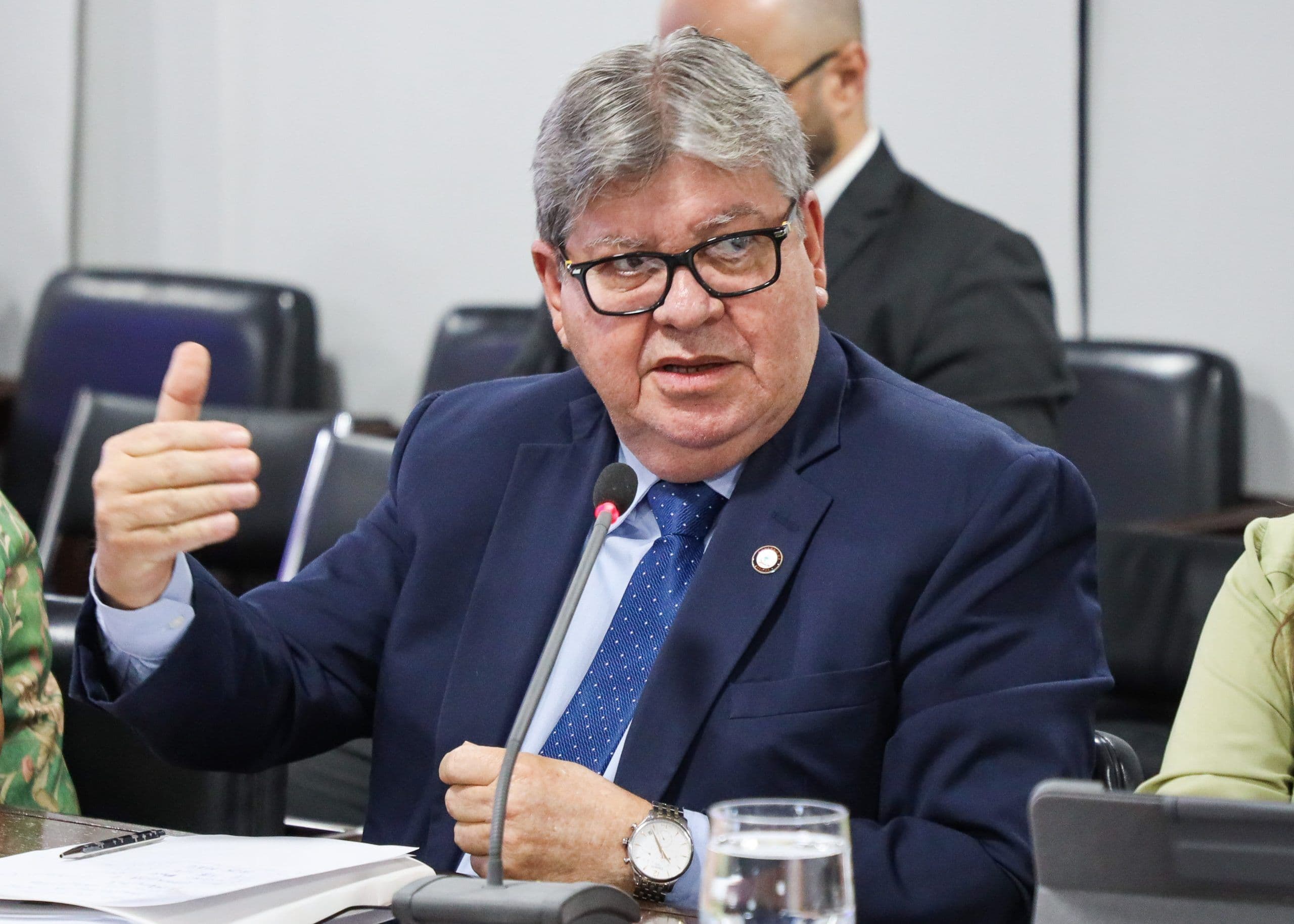 João Azevêdo apresenta ao ministro da Educação projeto para concessão de bolsas a estudantes do ensino médio