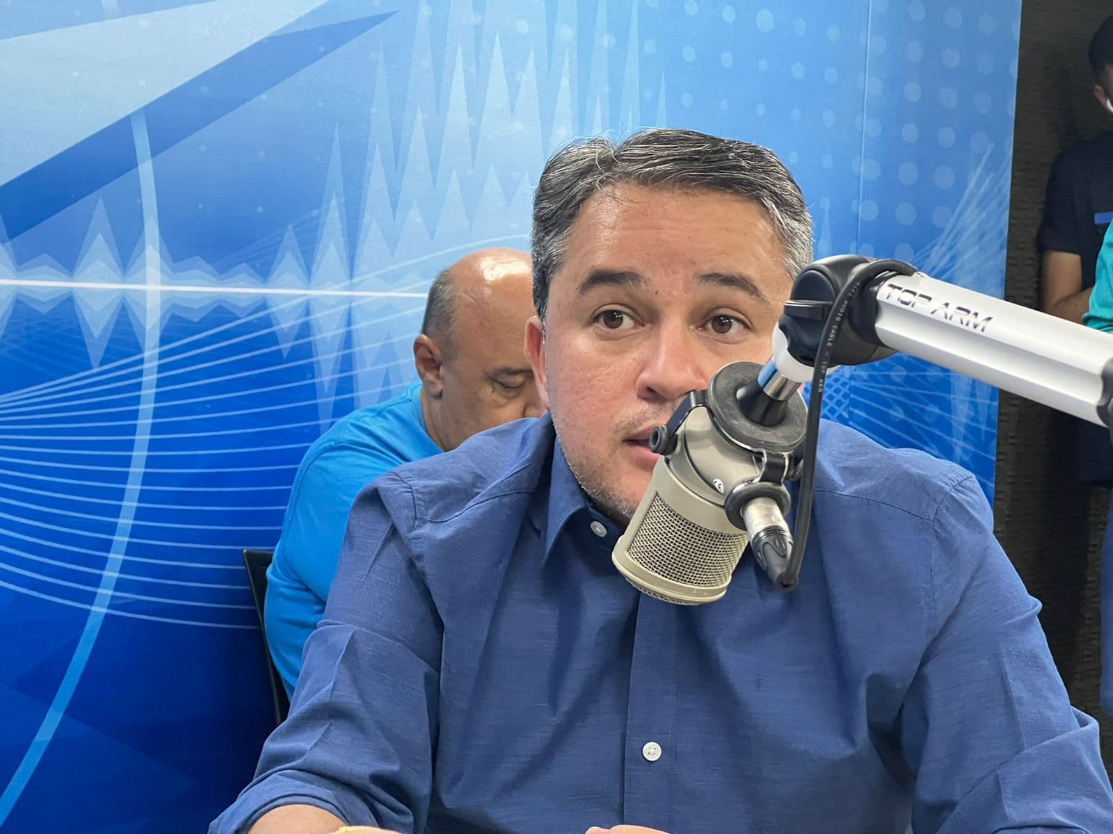 Efraim Filho comemora recuo de Vitor Hugo e permanência no União Brasil: "parceria que está dando certo"