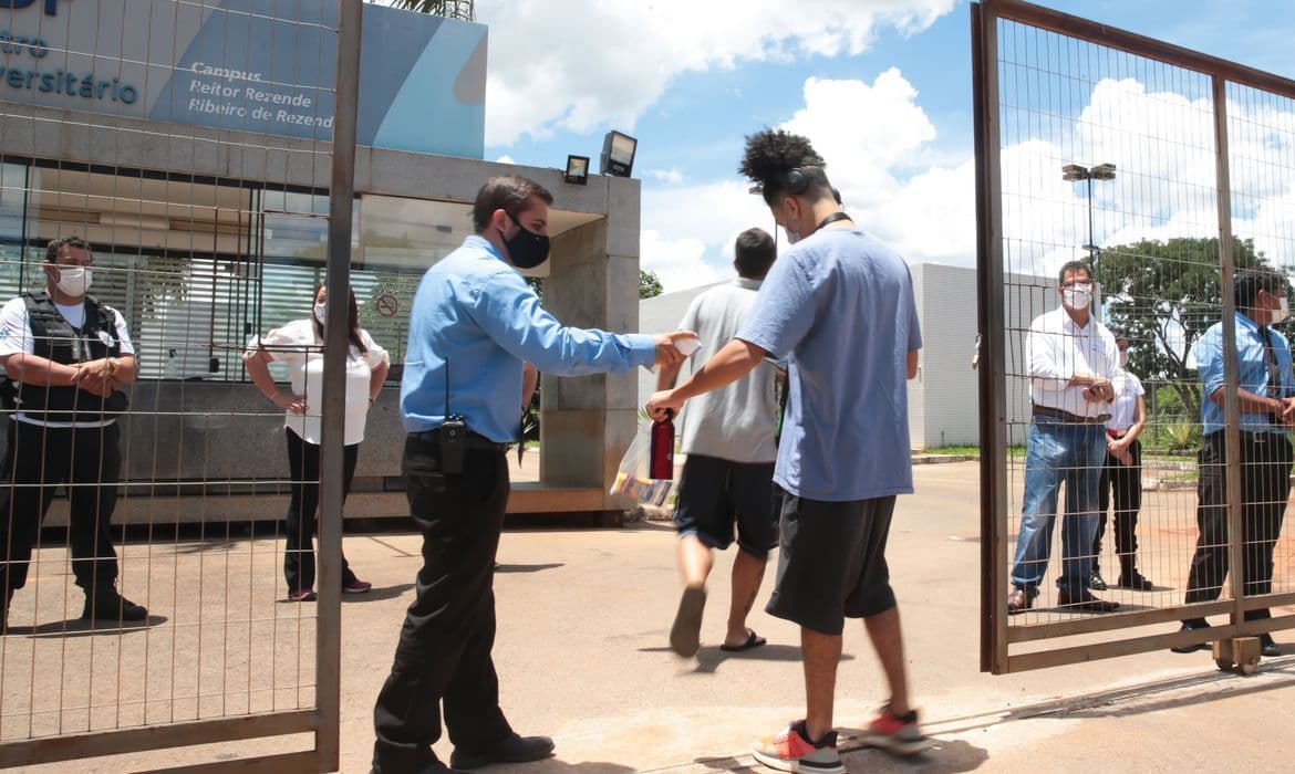 Projeto de lei quer garantir acesso a locais de provas do Enem mais próximos