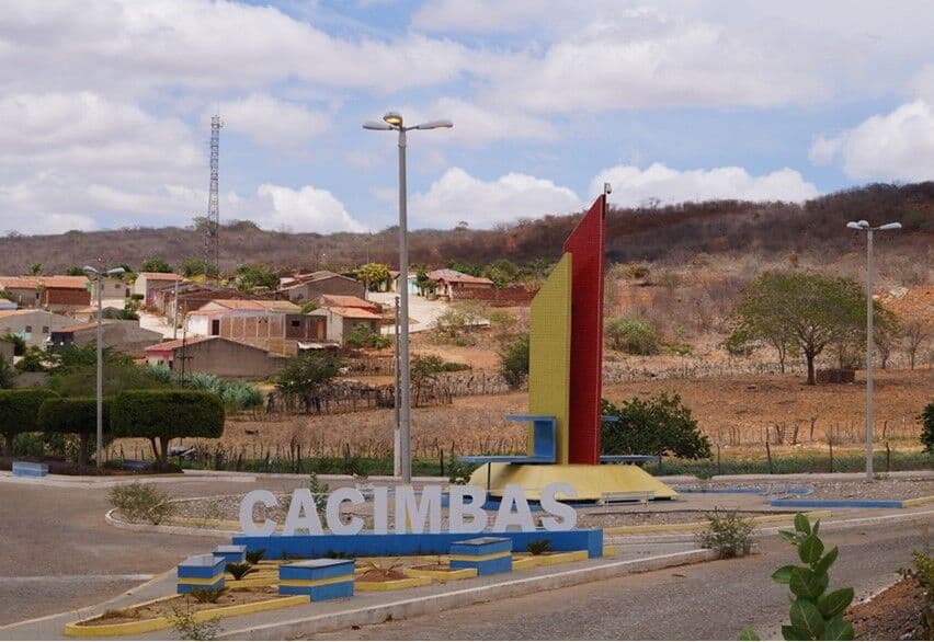 TCE multa ex-presidente da Câmara de Cacimbas por irregularidade em locação de software e contratação de funcionário fantasma