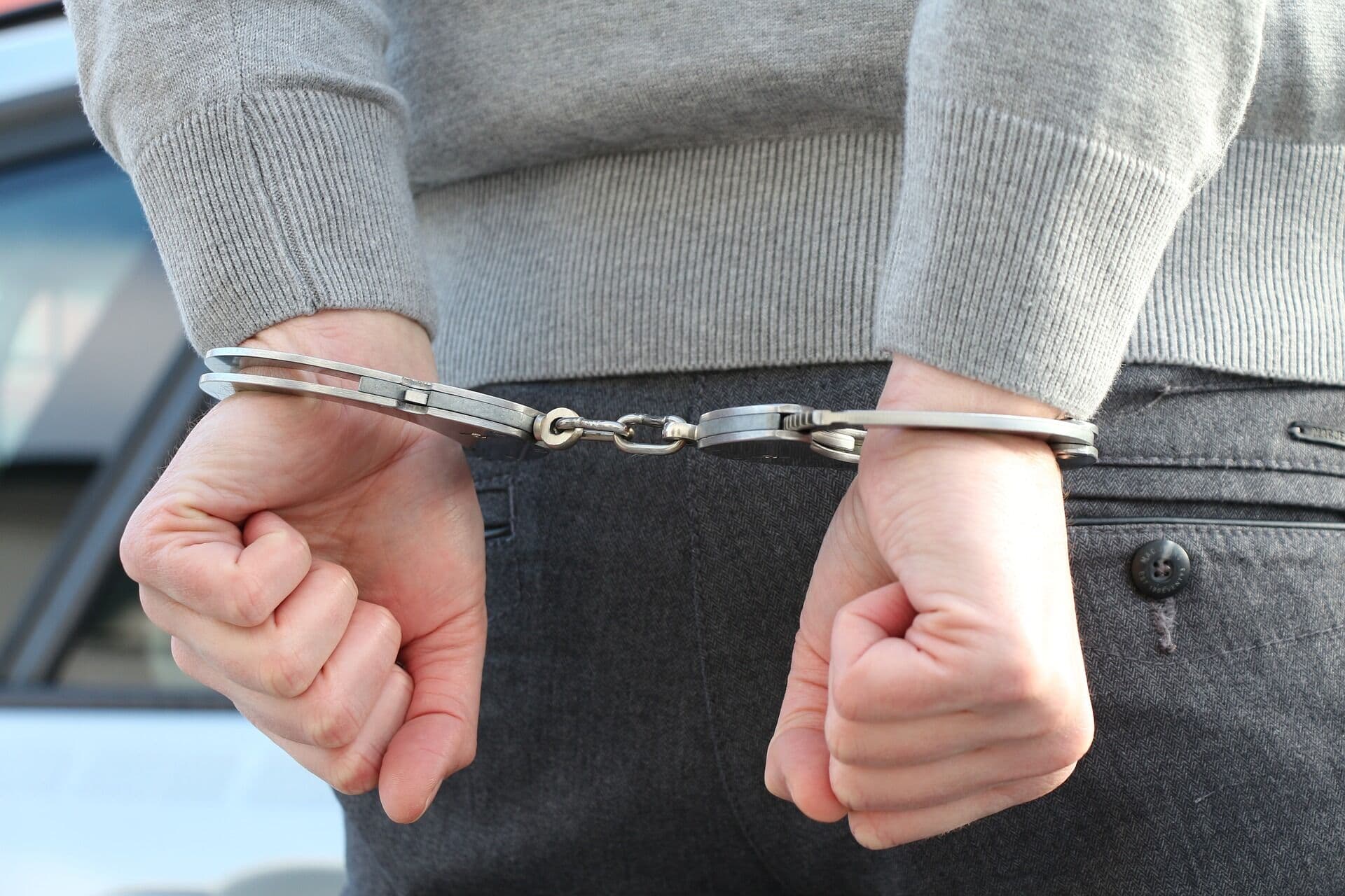 Homem é preso suspeito de estuprar filho autista de 9 anos em Campina Grande