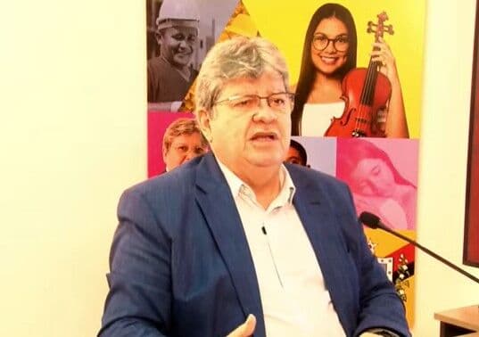 João Azevêdo sanciona lei que proíbe nomeação de condenados por racismo em cargos públicos na Paraíba