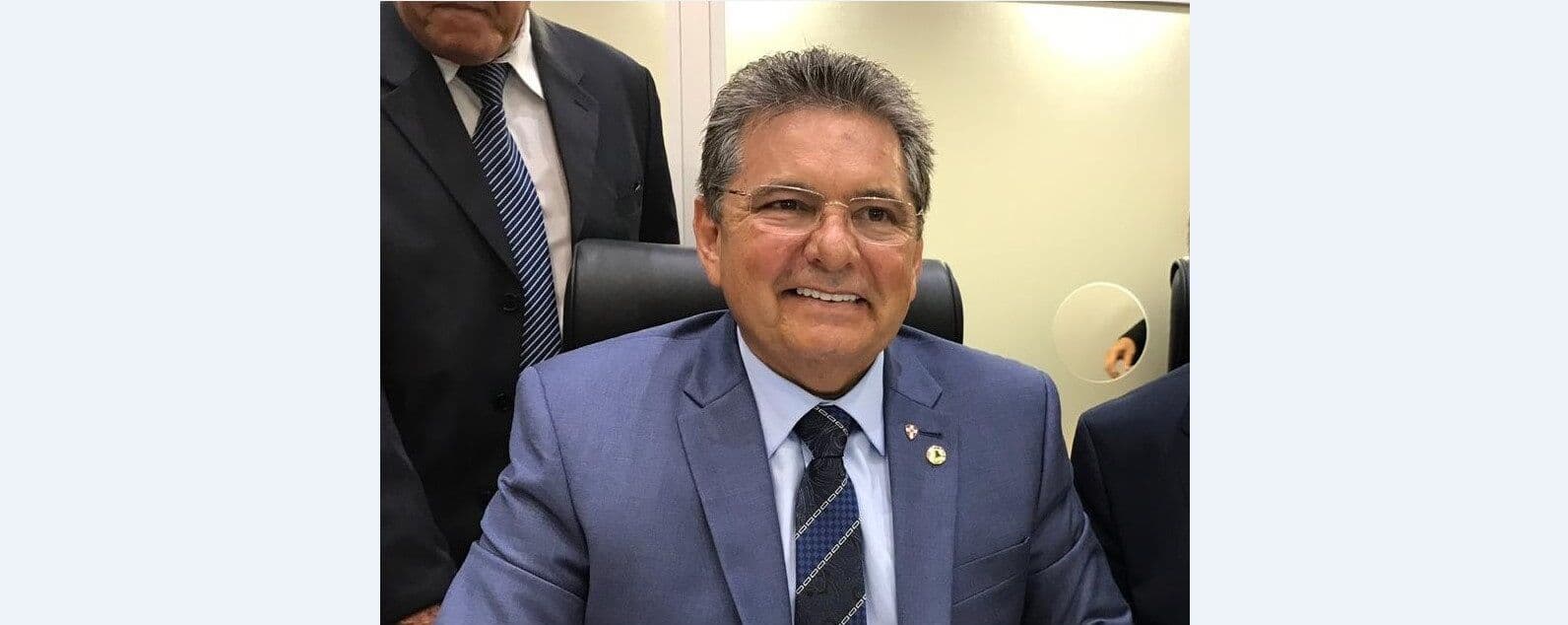 Adriano Galdino analisa que encontro marcado pelo governador com parlamentares eleitos é sinal de respeito entre poderes