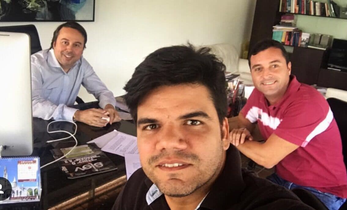 Olavo de Carvalho negou vínculo com Bolsonaros e Allan dos Santos em depoimento à Polícia Federal
