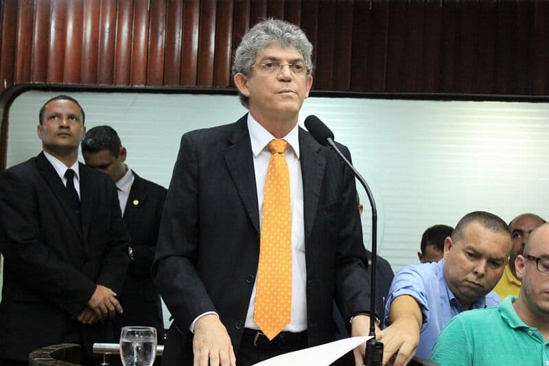 Ricardo acompanha chegada das águas da transposição do Rio São Francisco à Barragem de Boqueirão