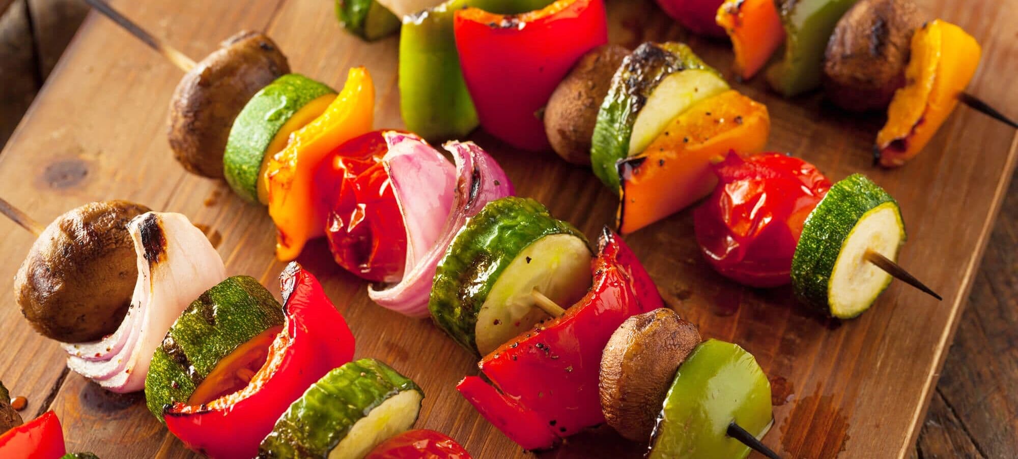 CHURRASCO VEGETARIANO: Espetinho de Legumes mais fácil do mundo