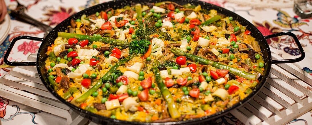 Paella Valenciana de La Huerta: uma refeição leve para a estação mais quente do ano