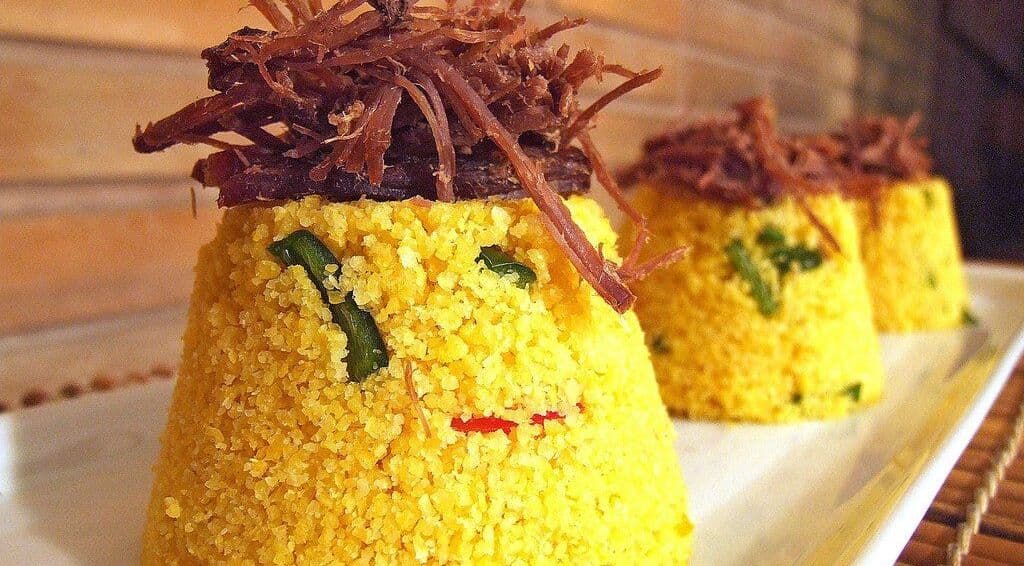 Cuscuz com carne de sol na nata, uma ótima pedida para comemorar o Dia do Nordestino