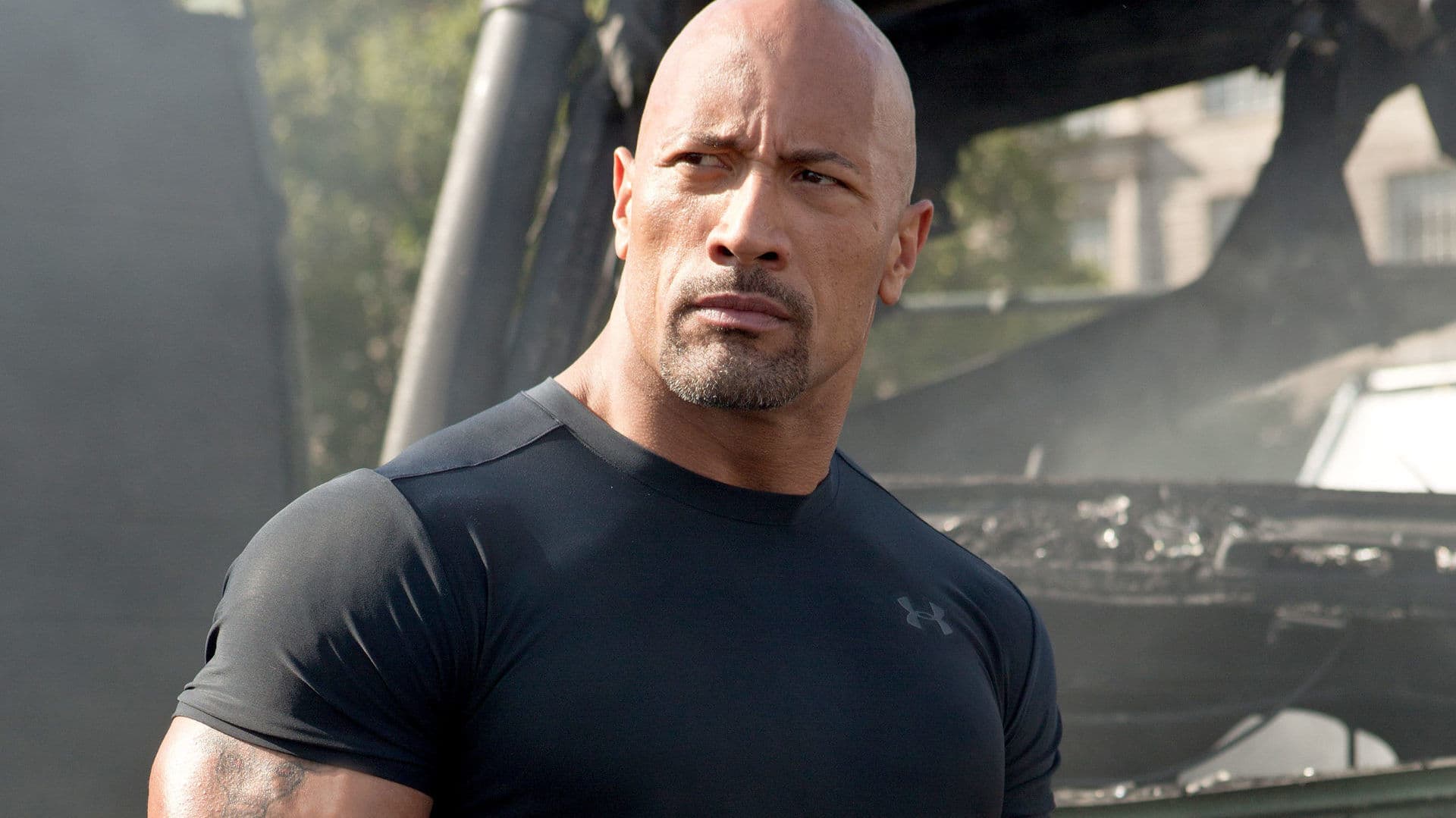 "The Rock" confirma que entregará cinturão de mais casca-grossa do UFC 244