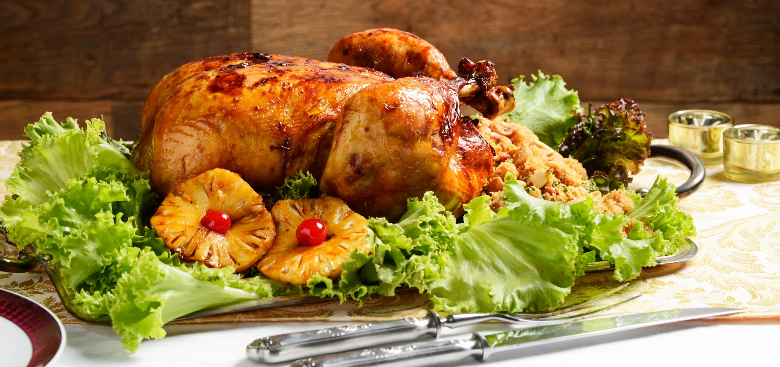 Peru de Natal com farofa de frutas para surpreender na ceia