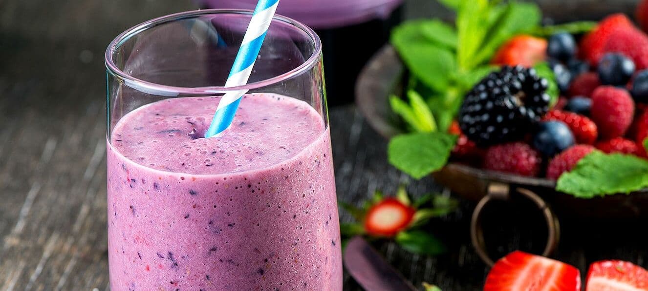 Smoothie de açaí e melancia para refrescar o calor da estação mais quente do ano