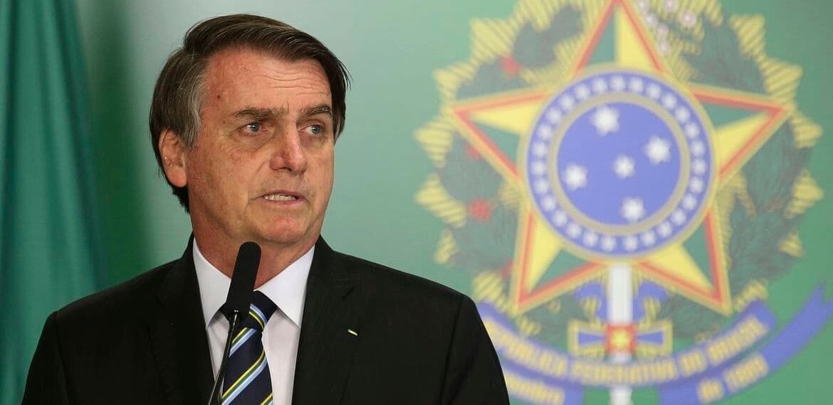 Bolsonaro sanciona com vetos projeto de abuso de autoridade