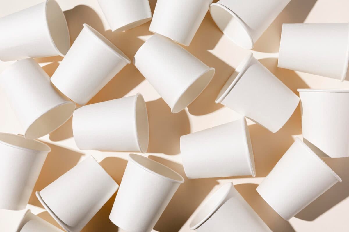 Prefeitura do Congo vai gastar mais de R$ 50 mil em sacos de lixo e R$ 109 mil em copos descartáveis