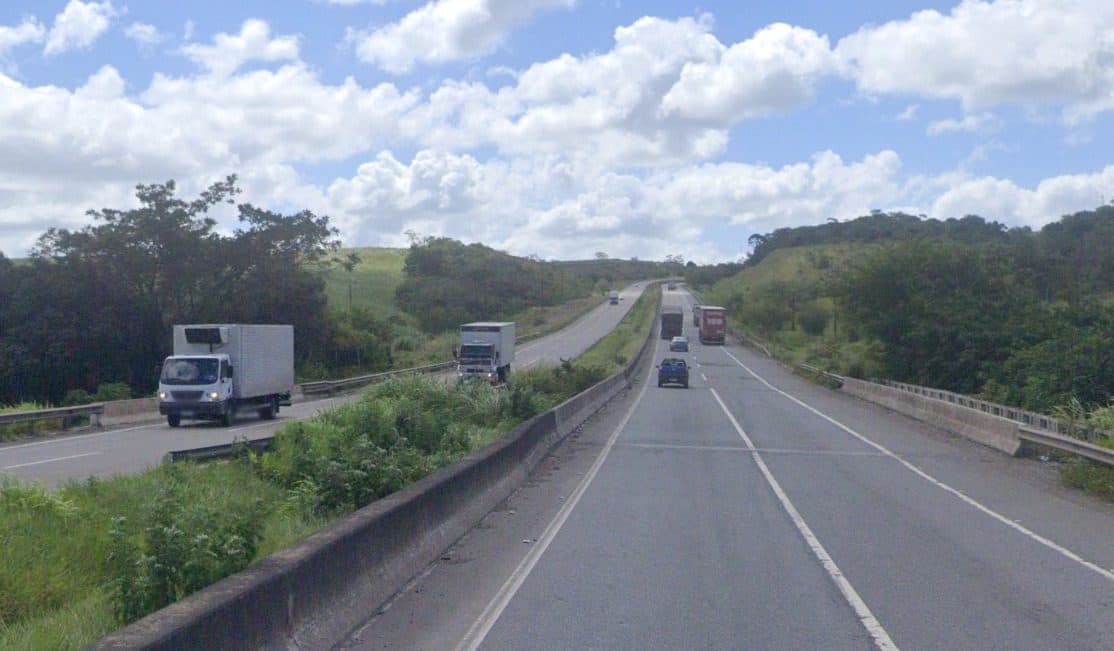 Trecho da BR-101 é interditado no Litoral Sul da Paraíba, após pane em caminhão