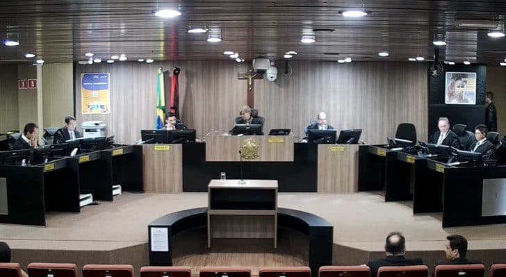 TRE-PB multa em R$ 50 mil candidatos a prefeito e vice de Sapé por realização de evento com aglomeração durante pandemia