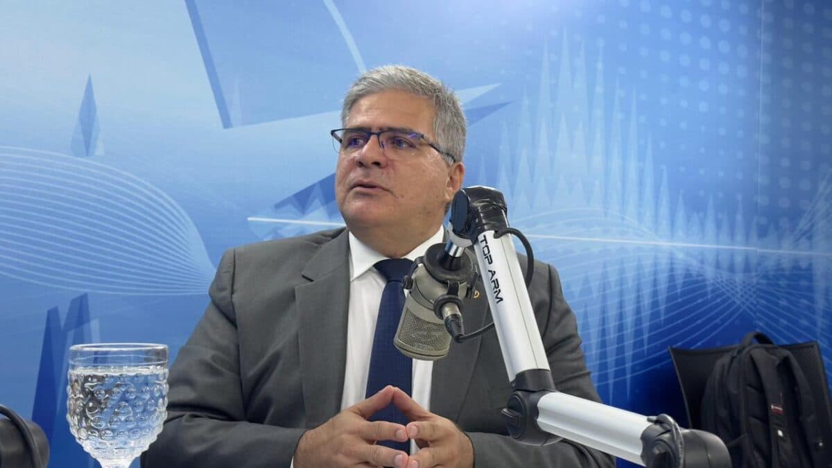 Crianças devem estar matriculadas e negligência de família é crime: "abandono intelectual", alerta promotor