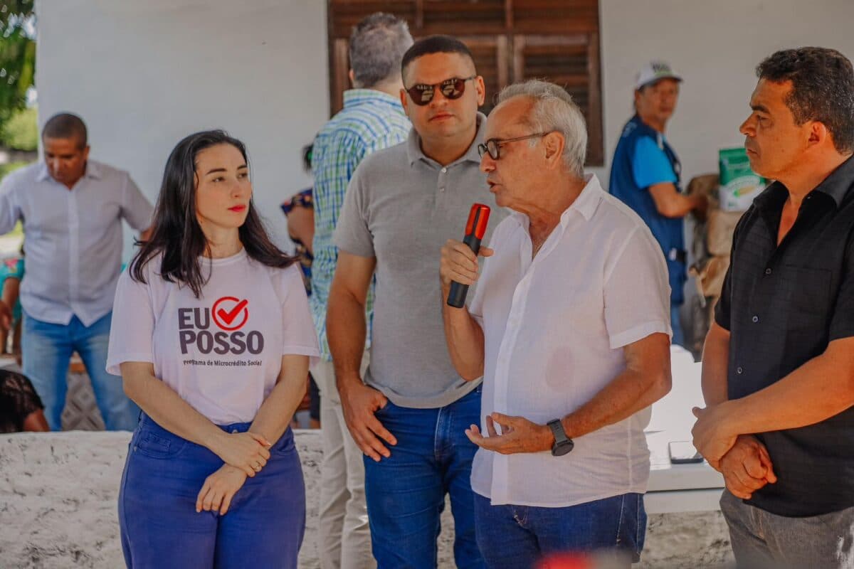 Cícero Lucena entrega uma tonelada de sementes de milho a produtores da região de Gramame e destaca incentivo da Prefeitura a agricultura familiar