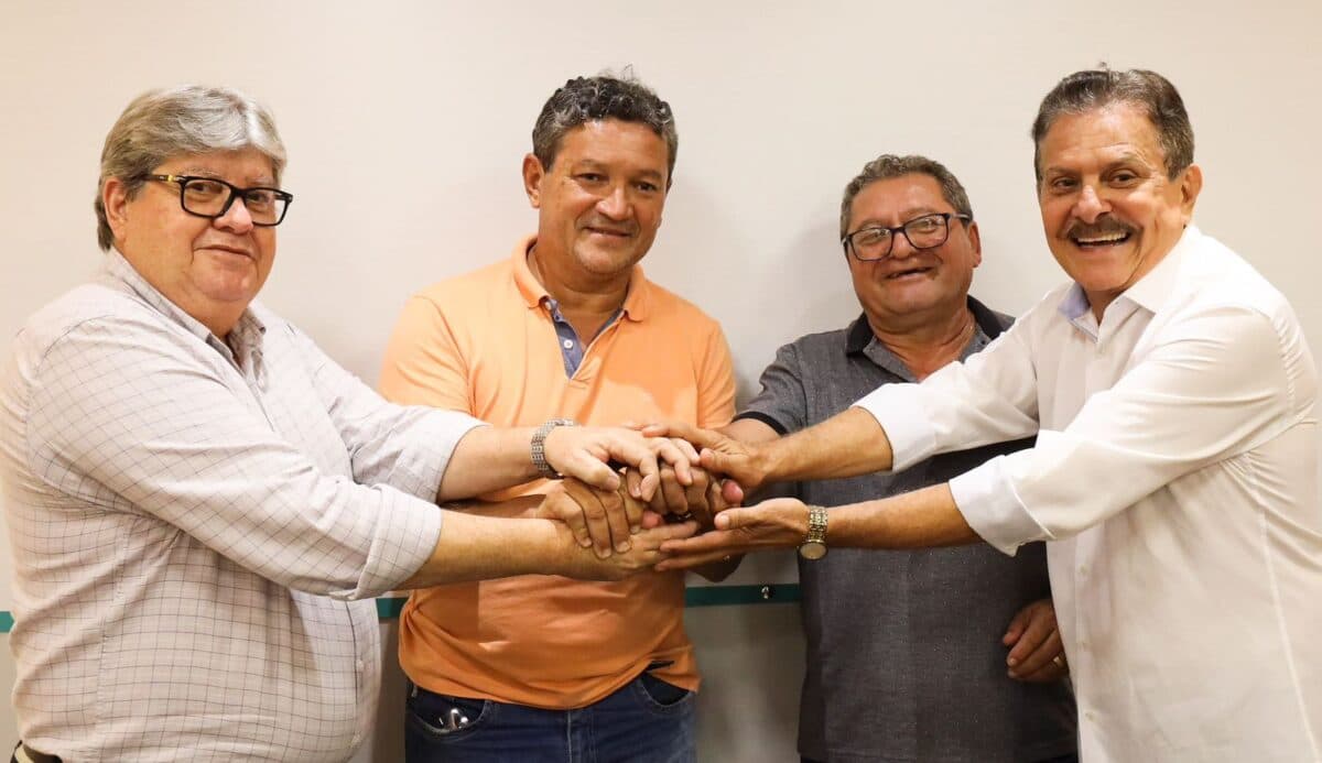 PSB comemora filiações de prefeito e pré-candidato de Sertãozinho