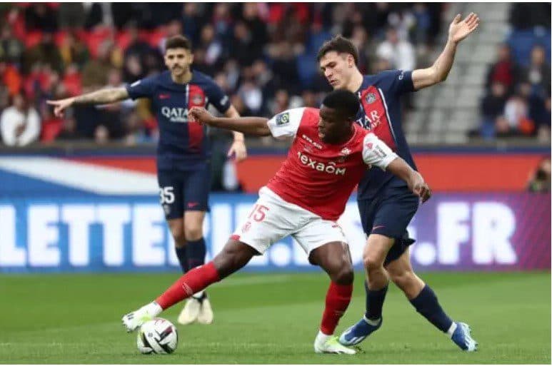 PSG tropeça em casa, mas segue com folga na liderança francesa