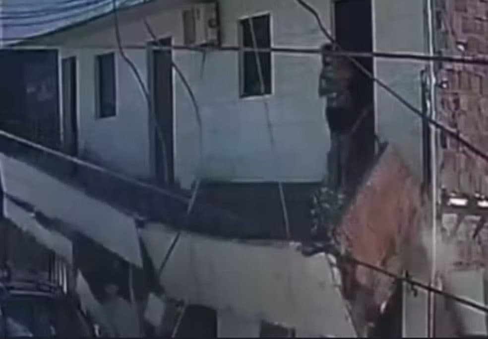 Estrutura desaba com mulher e criança de 3 anos em Pernambuco