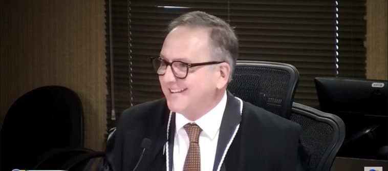 TRE-PB aprova voto de aplauso ao desembargador Aluízio Bezerra Filho