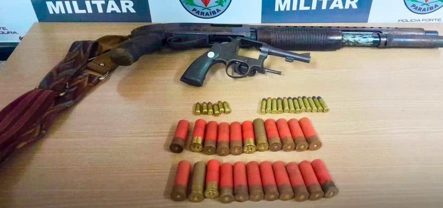 Polícia prende homem a apreende arma e munições em Cabedelo