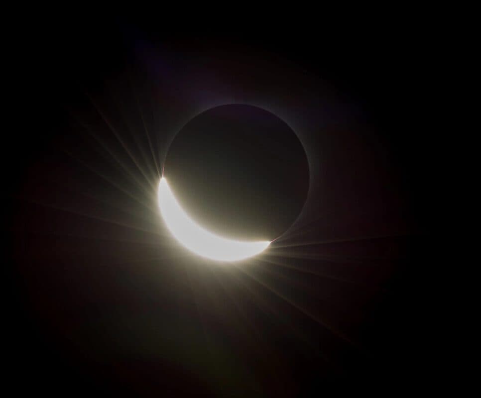 Eclipse total acontece hoje em vários lugares no mundo; saiba como acompanhar da Paraíba