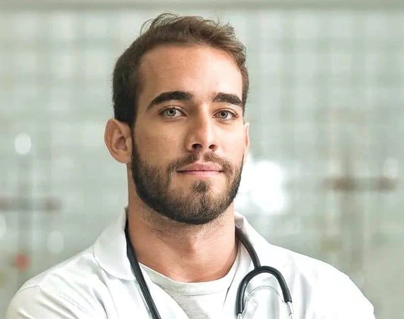 Juiz aceita denúncia e torna réu médico Kauê Seabra por agredir ex-esposa na frente dos filhos