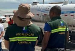 Hotel é flagrado jogando esgoto em praia de João Pessoa