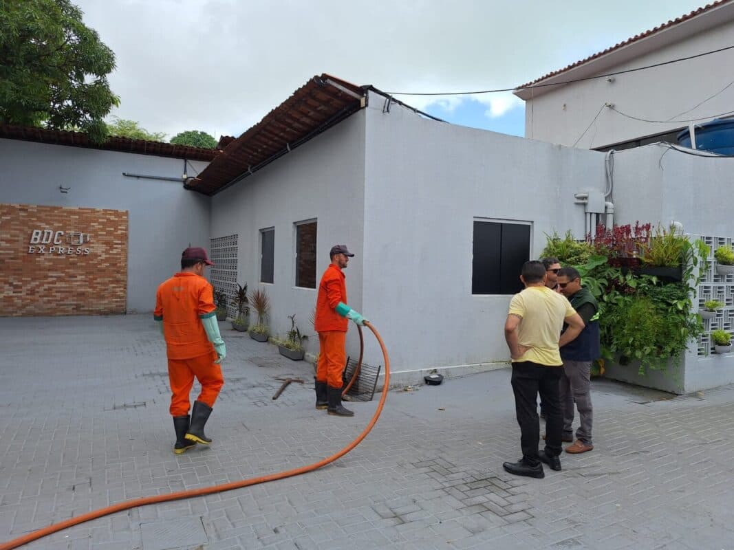 Ruy Carneiro defende que poluição das praias de João Pessoa tem que ser "combatida com rigor"
