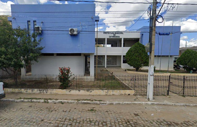 Prefeitura de Catingueira vai gastar mais de R$ 140 mil com farda para os servidores