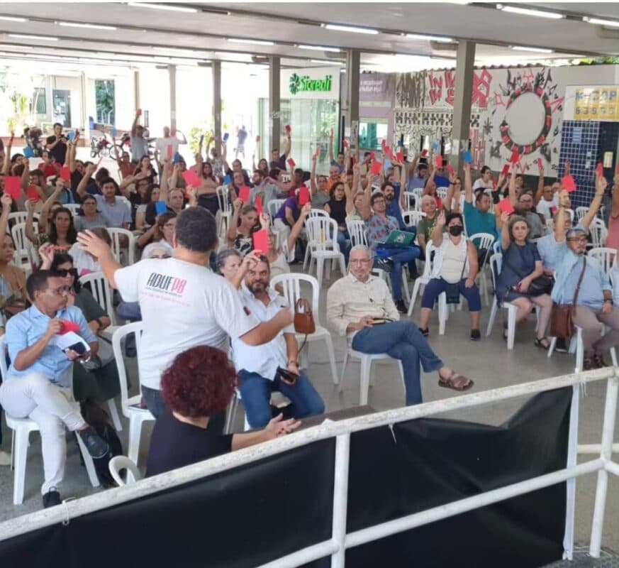 Professores da UFPB encerram greve e marcam data para retomar aulas; veja quando será