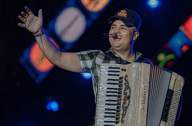 Prefeitura de Amparo contrata show de Tarcísio do Acordeon por R$ 450 mil