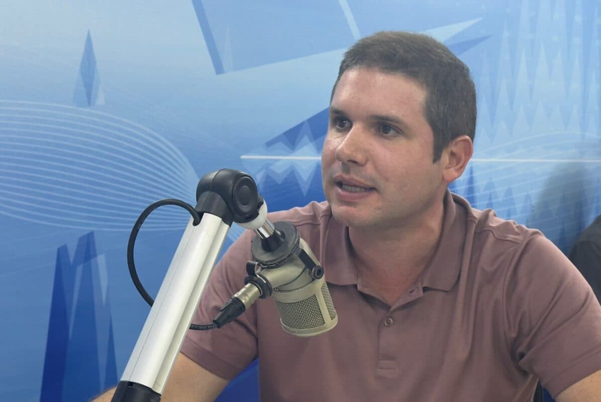 “Meu intuito jamais seria prejudicar o pequeno e fortalecer banco”, declara Hugo Motta sobre projeto que ‘confiscava’ FGTS