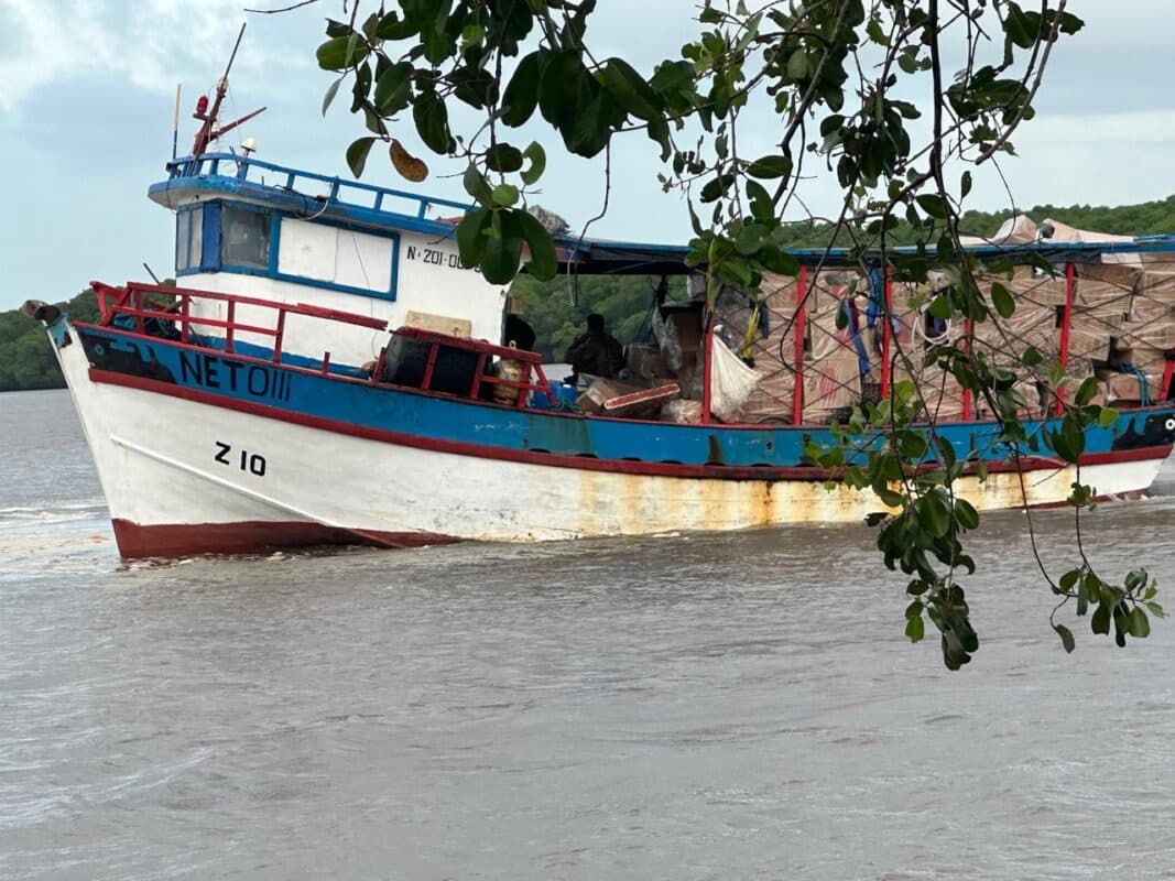 Homem é preso por contrabando na PB e polícia apreende 500 mil maços de cigarros