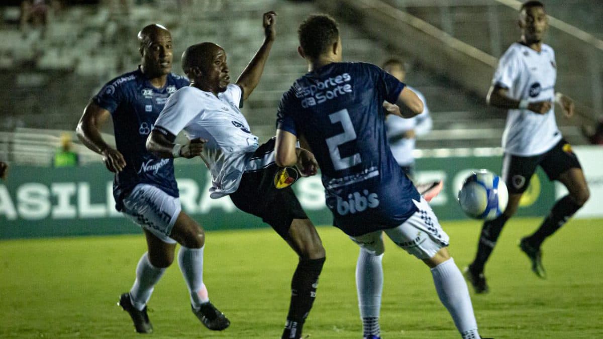 Botafogo-PB vence o São José com gol milagroso nos acréscimos e encosta no líder da Série C