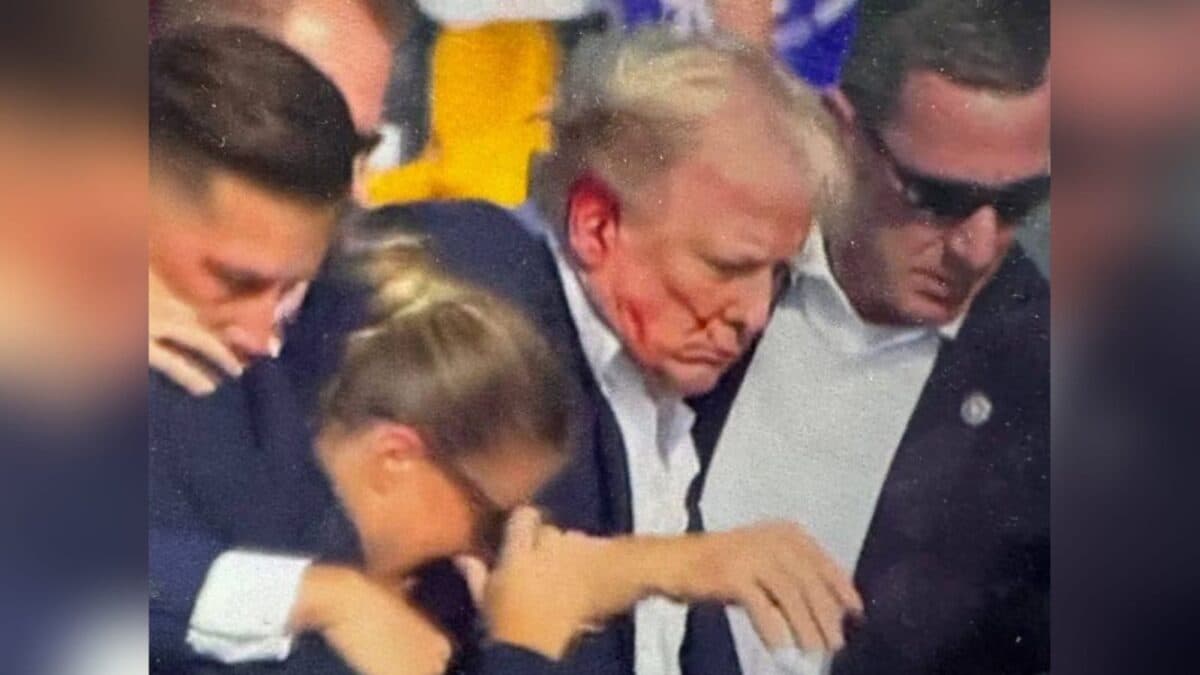 Com sangue no rosto, Trump é retirado às pressas do palco durante comício na Pensilvânia após disparos serem ouvidos