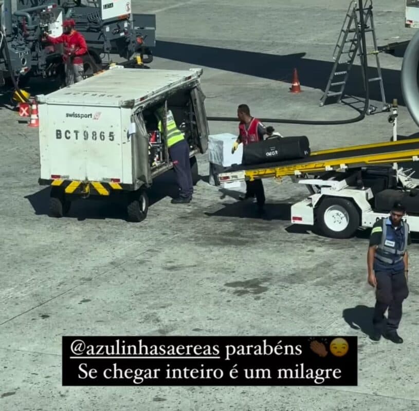 VÍDEO: Gegê Bismarck reclama após funcionários de aeroporto jogarem equipamentos em esteira: "eita, a sanfona!"