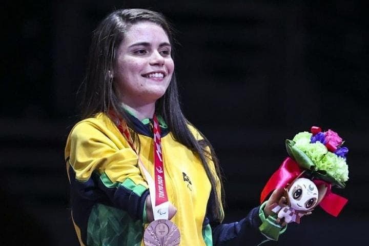 Paraibana Silvana Fernandes conquista bronze nas Paralimpíadas de Paris
