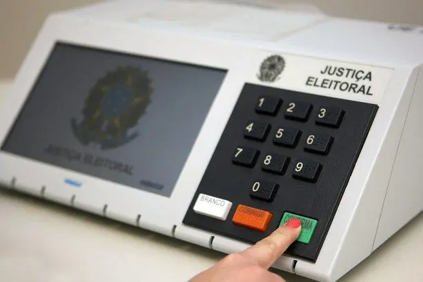Julho marca início de restrições, convenções e convocação de mesários para Eleições 2026
