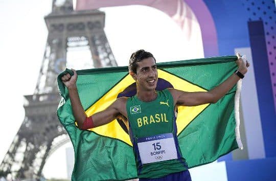 Medalha inédita: Caio Bonfim conquista prata para o Brasil na marcha atlética