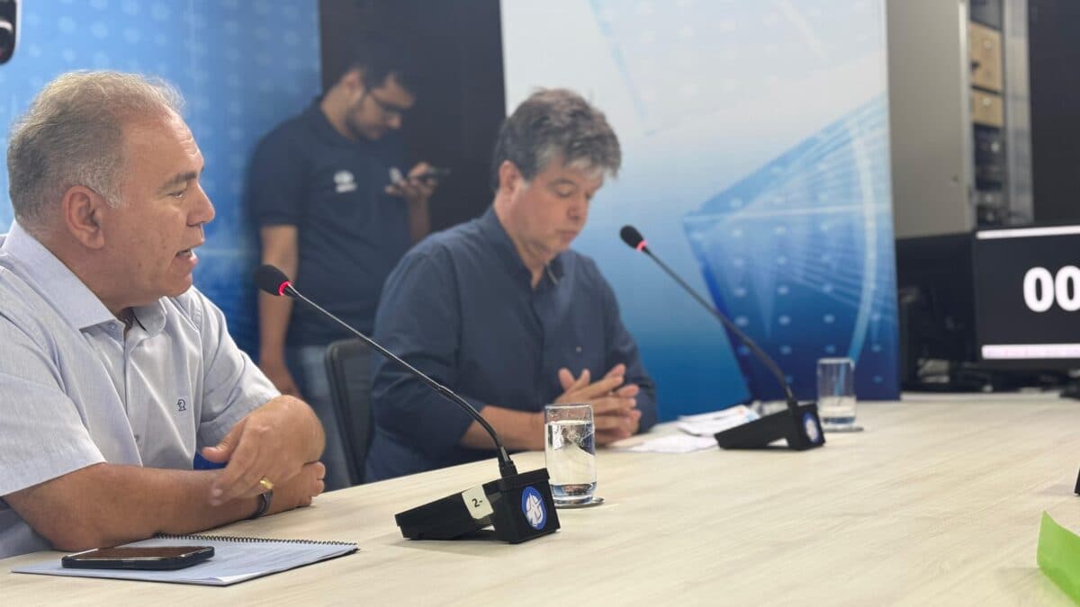 Queiroga questiona propostas de Ruy sobre ônibus em João Pessoa e candidato diz que serviço atual é ruim