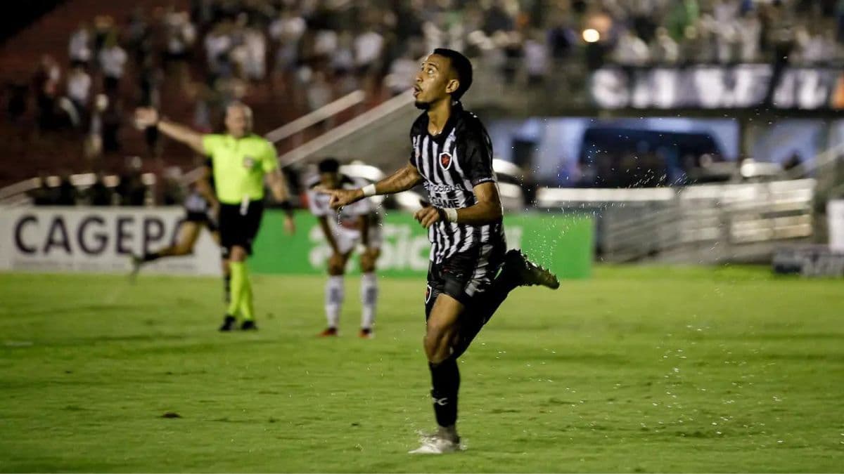 Edmundo aceita proposta de clube dos Emirados Árabes e deixa o Botafogo-PB