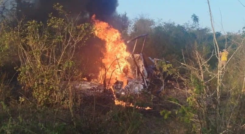 Helicóptero cai, pega fogo e deixa dois mortos em Caruaru