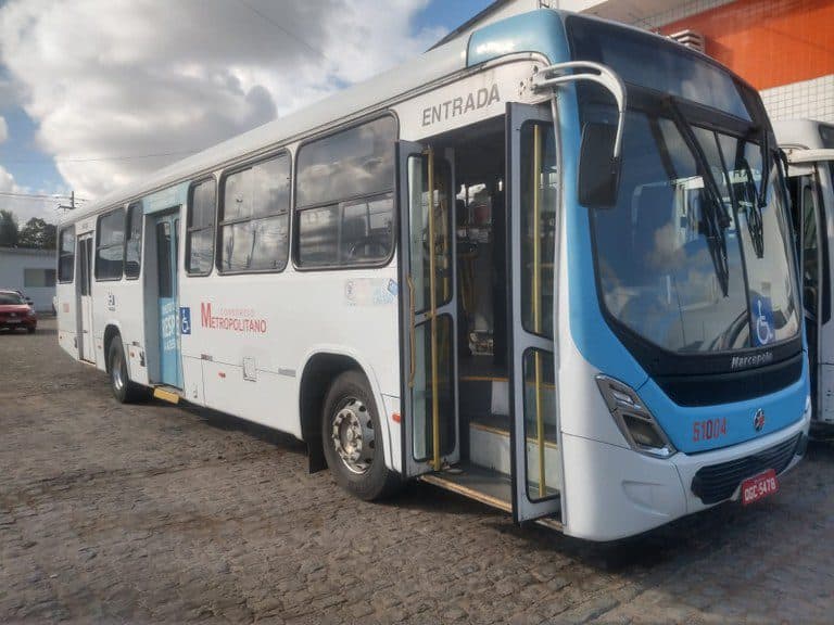 Circulação de ônibus em Bayeux é retomada após bandidos atearem fogo em ônibus e intimidarem motoristas