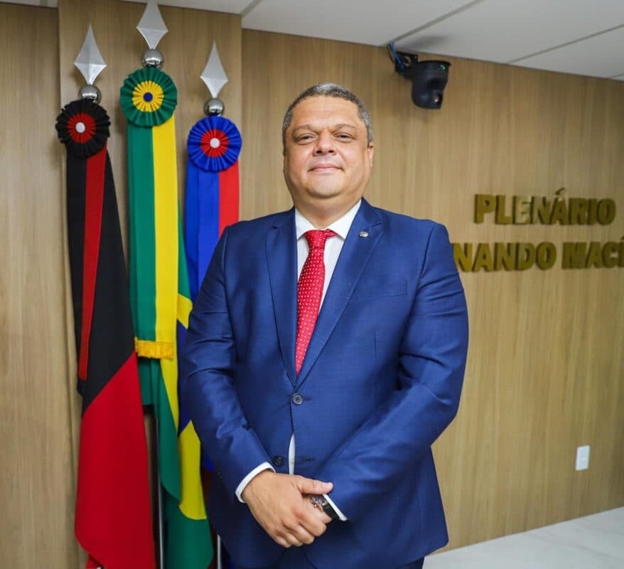 Após licenças de Vitor Hugo e André Coutinho, vereador Edvaldo Neto assume Prefeitura de Cabedelo