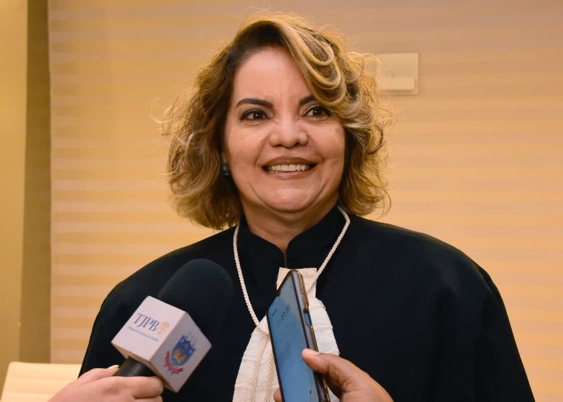 Clilson Júnior entrevista desembargadora Túlia Neves