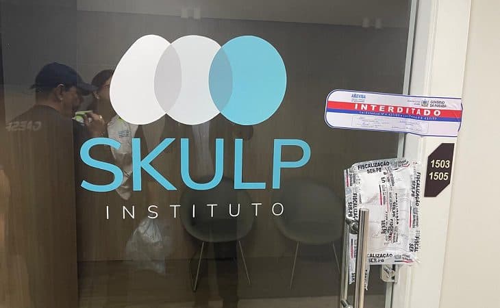 Operação conjunta interdita instituto em João Pessoa por venda irregular de órteses cranianas, os "capacetinhos"