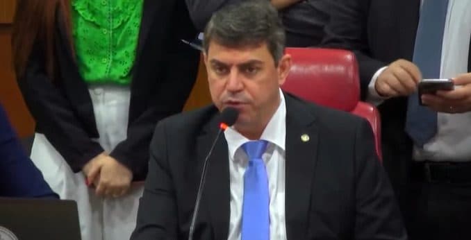 Ministro do STF rejeita recurso do PDT e mantém eleição de Dinho para presidente da Câmara de João Pessoa