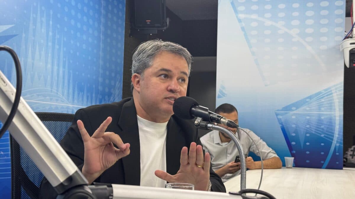 Efraim Filho nega retorno à base governista e diz que candidatura ao governo "cresce" na Paraíba: "estaremos no segundo turno"